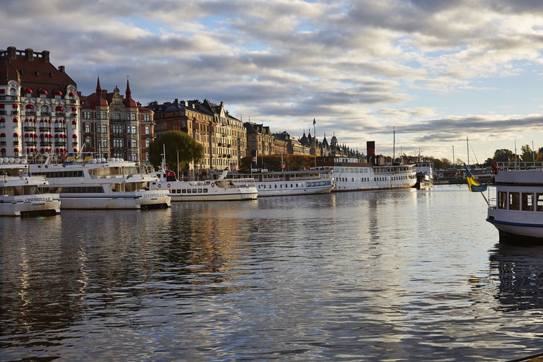 Boots moored at Nybroviken in Stockholm