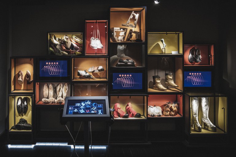 Dance shoes in the museum's main exhibition On stage.