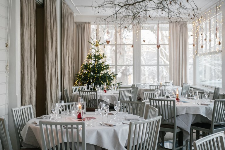 restaurant decorated for Christmas