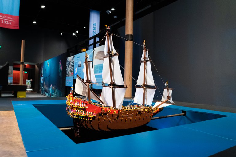The ship Vasa i LEGO.